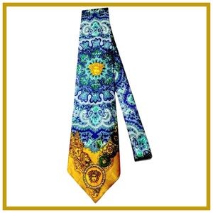 Gianni Versace Men’s Vintage Medusa Baroque Silk Tie. 59”